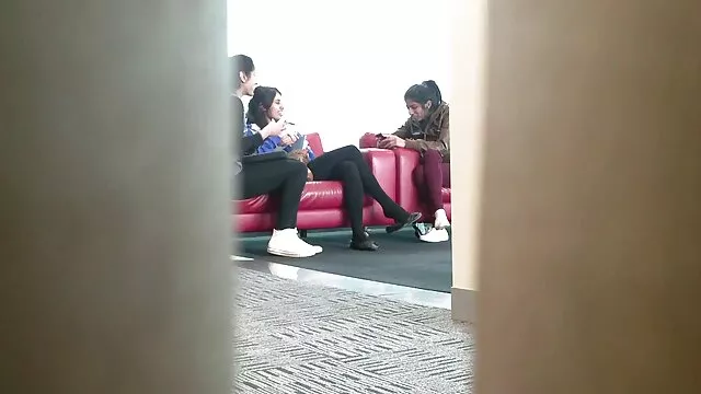私は私に話をするか、すでに彼を解雇するスタッフに言います 女の子 用 av 無料