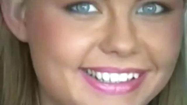 私は車の中で好きです、猫はリラックスしたいです。 女性 向き エッチ 動画