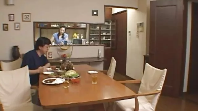 ポルノ映画は口の中で私にそのテーブルの妻を与えた 女性 の ため の アダルト ビデオ 無料